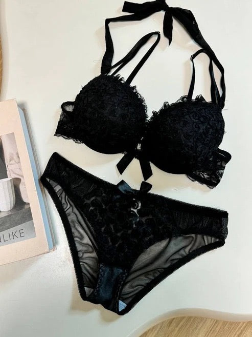 Victoria’s Secret – Front Open 2-in-1 Shoulder Straps Wired Push-Up Bra & Panty Set