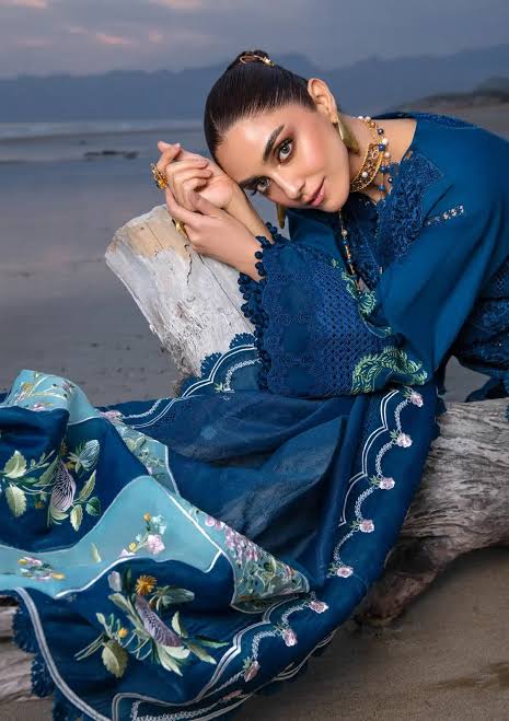 Crimson Luxury Lawn By Saira Shakir